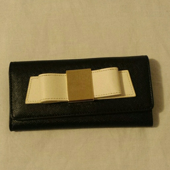 ••NEW•• Ivanka Trump Trifold Long Wallet.