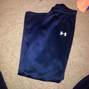 BLACK UNDER ARMOR SWEATS! YOUTH SIZE L
