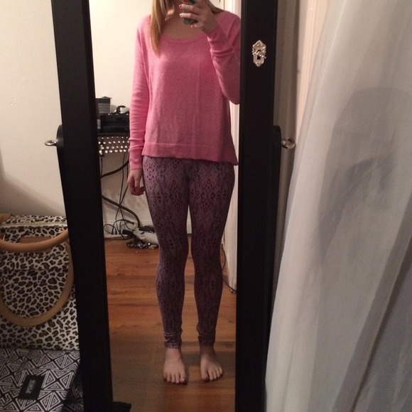 ||American Eagle shirt w/ leggings|| *TWO FOR ONE*