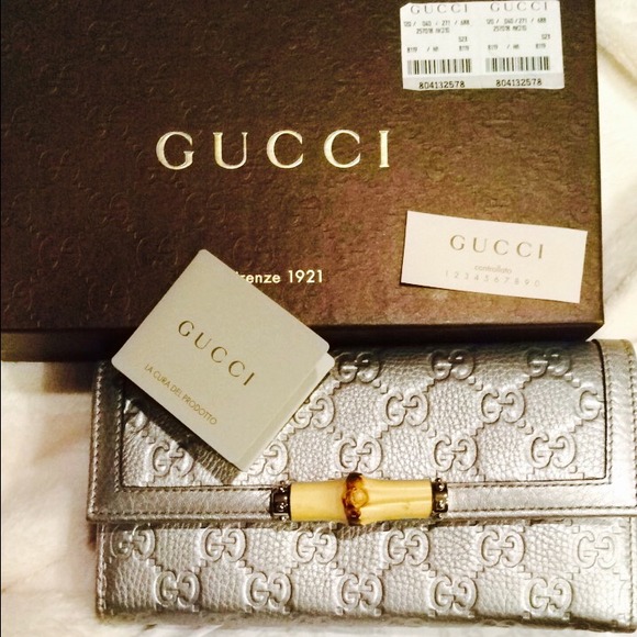 Brand new Gucci wallet- all offers considered - Picture 2 of 4
