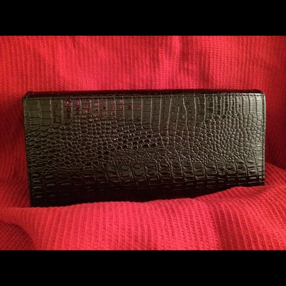 🔴SOLD🔴 Genuine Leather: Raised Alligator - Picture 3 of 4