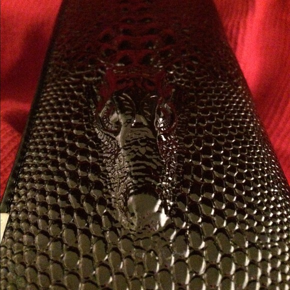 🔴SOLD🔴 Genuine Leather: Raised Alligator - Picture 4 of 4