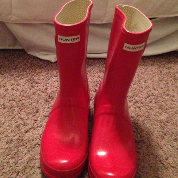 Short Glossy hunter rain boots red