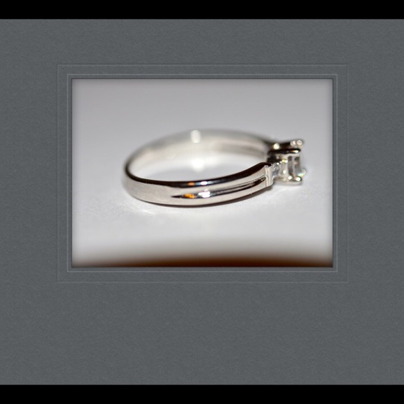 Ring - Picture 3 of 3