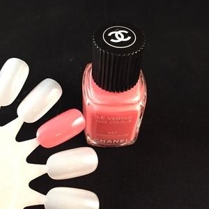 Chanel nail color nail polish 557 morning rose