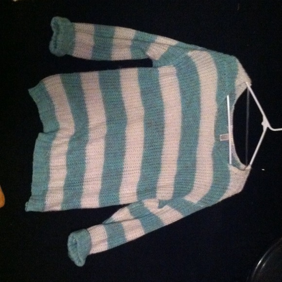 2 cozy sweaters - Picture 2 of 2