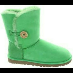 Ugg green bailey button