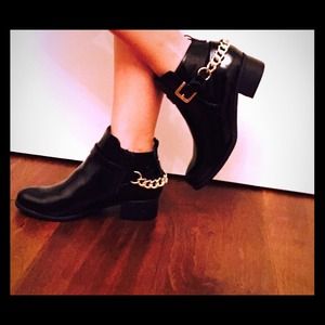 Cute Booties with Chains NWT
