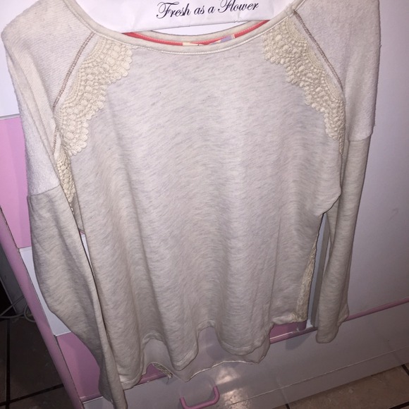 Top - Picture 2 of 3