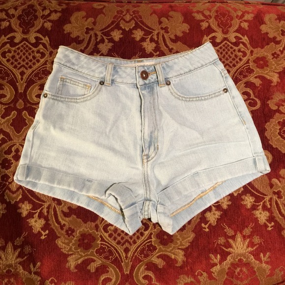 Bullhead High Waisted Mom Shorts ❗️RESERVED❗️