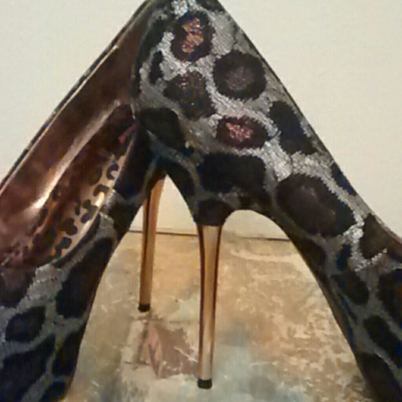 Meow !!!!! - Picture 2 of 3