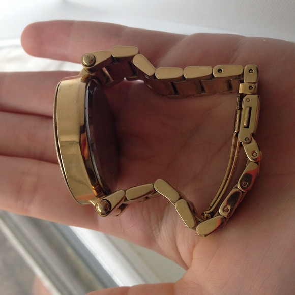 MICHAEL KORS GOLD WATCH. ????