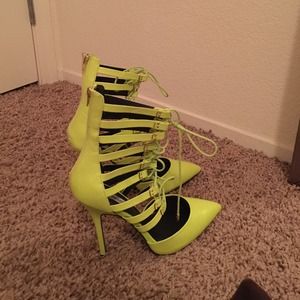 Steven Madden Mysterii Neon Green Size 9 wmns