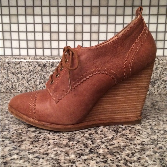 ALDO Shoes - Aldo Oxford Wedges - lightly worn - super cute!!