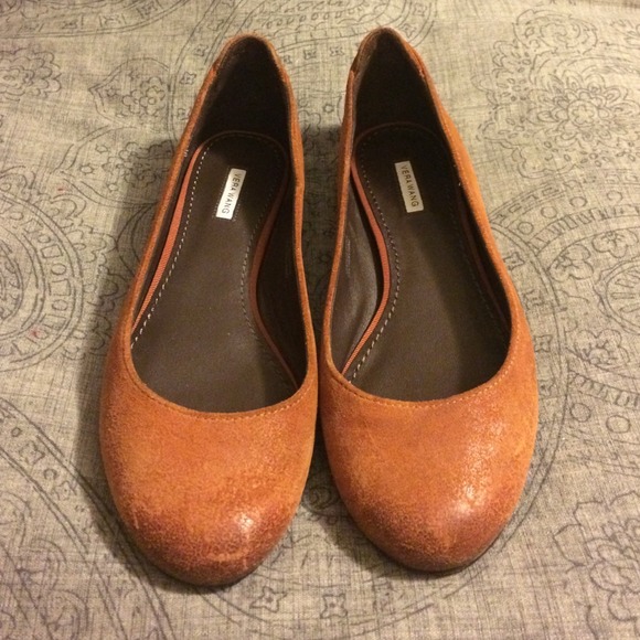 Vera Wang Brown Leather Flats ~ 5.5