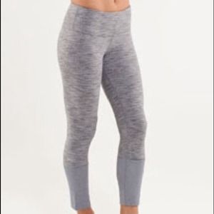 SOLD :-)Lululemon special edition fossil Wafs crop
