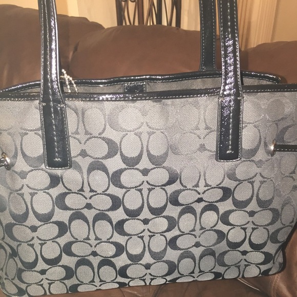 Authentic Coach Purse - Picture 4 of 4