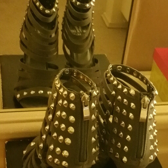 Cute studded gray  sandal heels- Miss Me