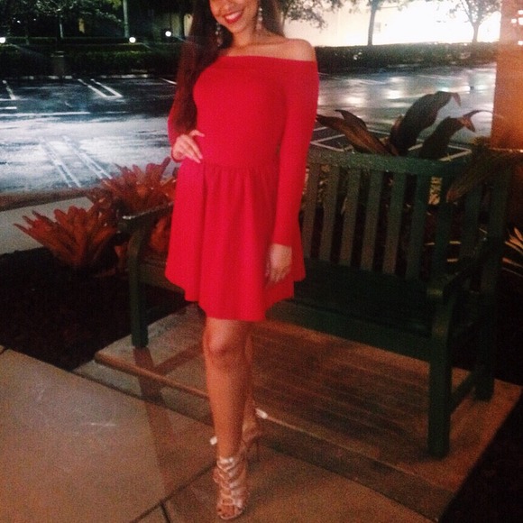 Off The Shoulders Long Sleeve Dress