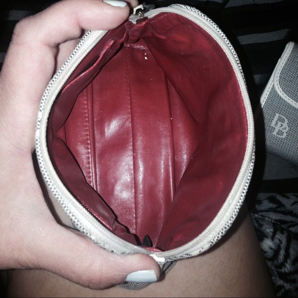 Dooney and Bourke cosmetic bag. - Picture 4 of 4