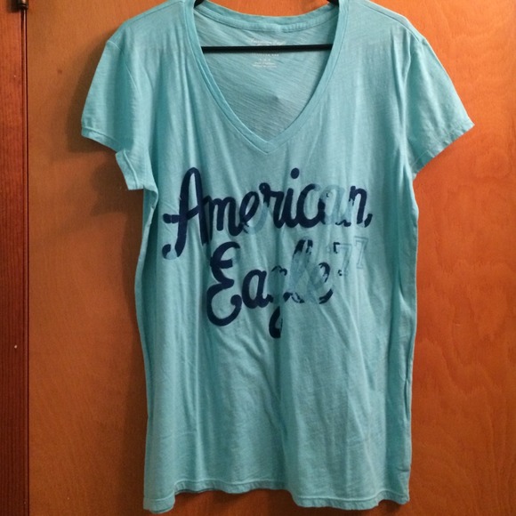 NWT American Eagle tee. Size large