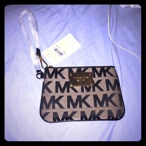 Authentic Michael Kors jet set black wristlet