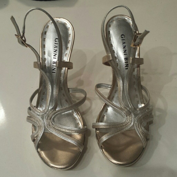 Two toned strap heels