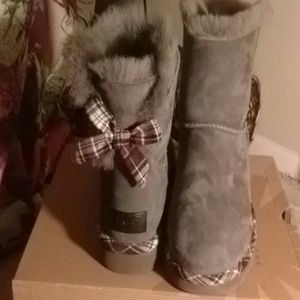 Ugg australia mini bailey bow payment via PayPal