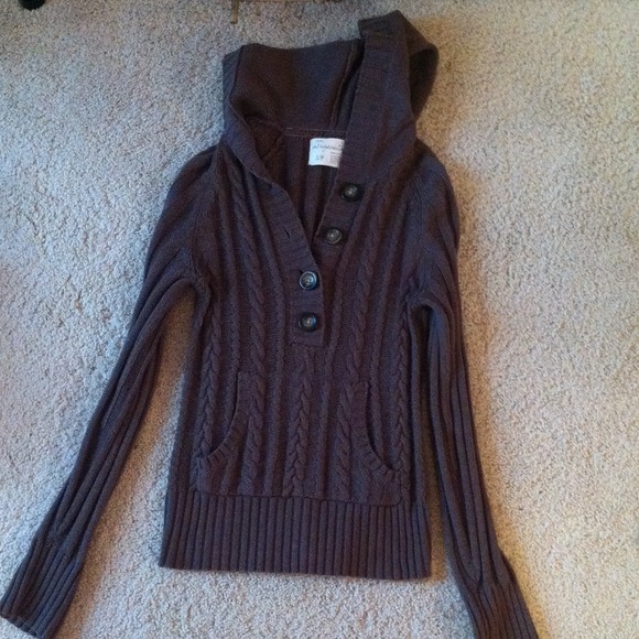 Brown sweater with hood