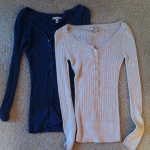 Blue and creme colored long sleeve bundle