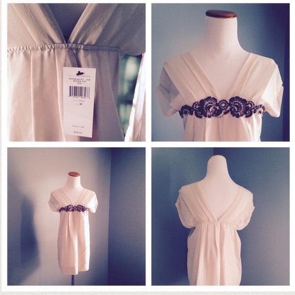 BCBGMaxAzria Tops - 🚫SOLD in BUNDLE🚫