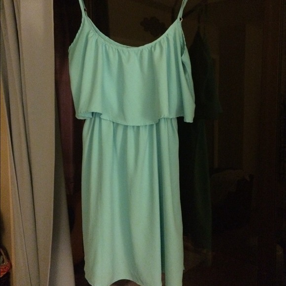 Tiffany blue flowy dress.