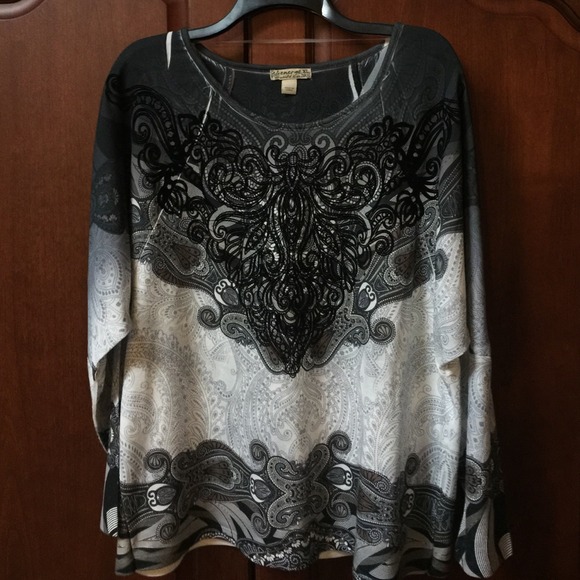 Black/Grey/White Paisley long sleeve top