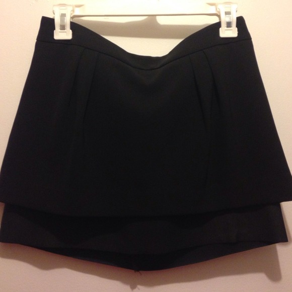 Black mini skirt from express
