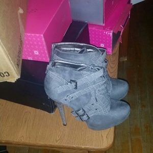 Ankle boots