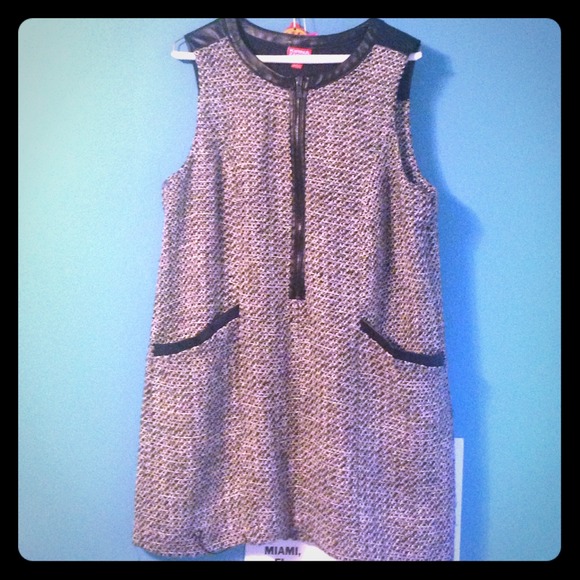 Never knew how to style so I'm selling it