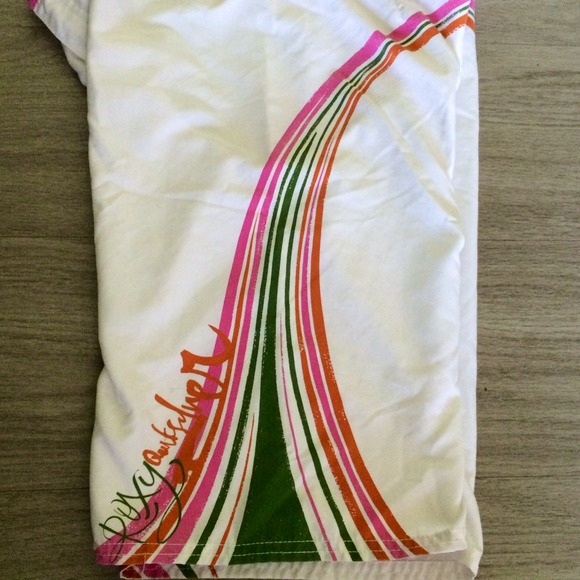 Roxy/Quiksilver White Board Shorts - Picture 3 of 3