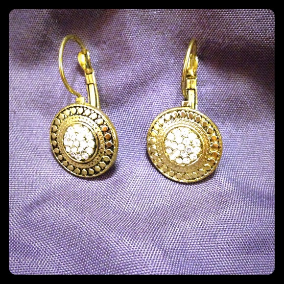 Goddess👑BroNzy earrings...