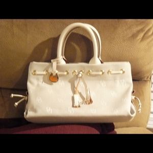 💯 Dooney and Bourke Purse