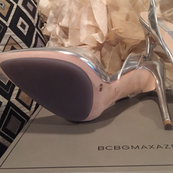 BCBGMAXAZRIA Silver Pumps - Picture 4 of 4