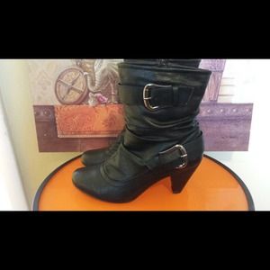 Ladies boots 8