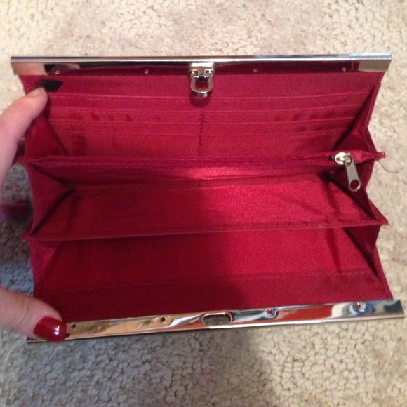Red wallet - Picture 2 of 2