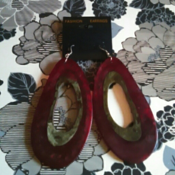 Ruby and grey Earrings - Picture 1 of 1