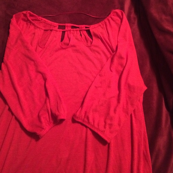 ❌❌ SOLD❌❌ Women's 1X red shirt