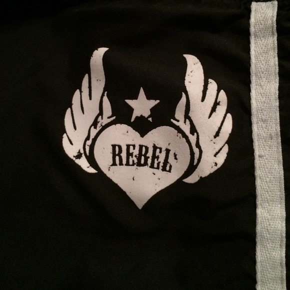 Drawstring pants - Picture 2 of 3