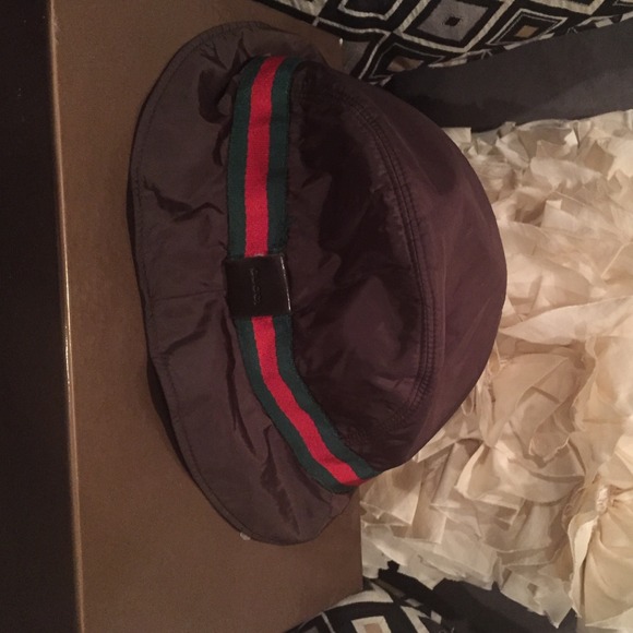 Brown Gucci bucket hat w/ signature red and green - Picture 3 of 4