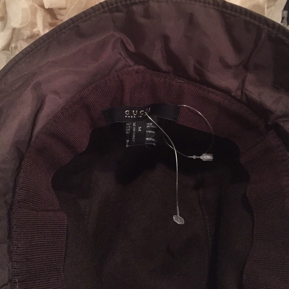 Brown Gucci bucket hat w/ signature red and green - Picture 4 of 4