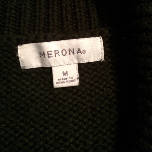 Beautiful black sweater - Picture 2 of 2