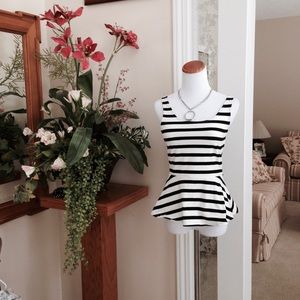 ❤️HP❤️NWOT striped peplum tank