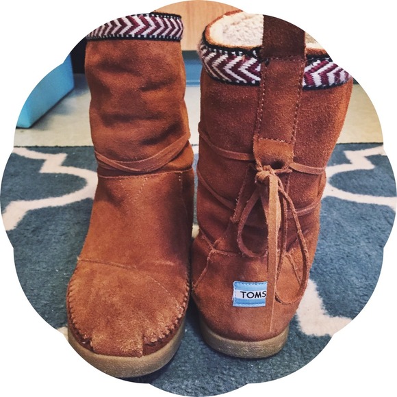 TOMS Nepal Chestnut Boots size 8 NO TRADES